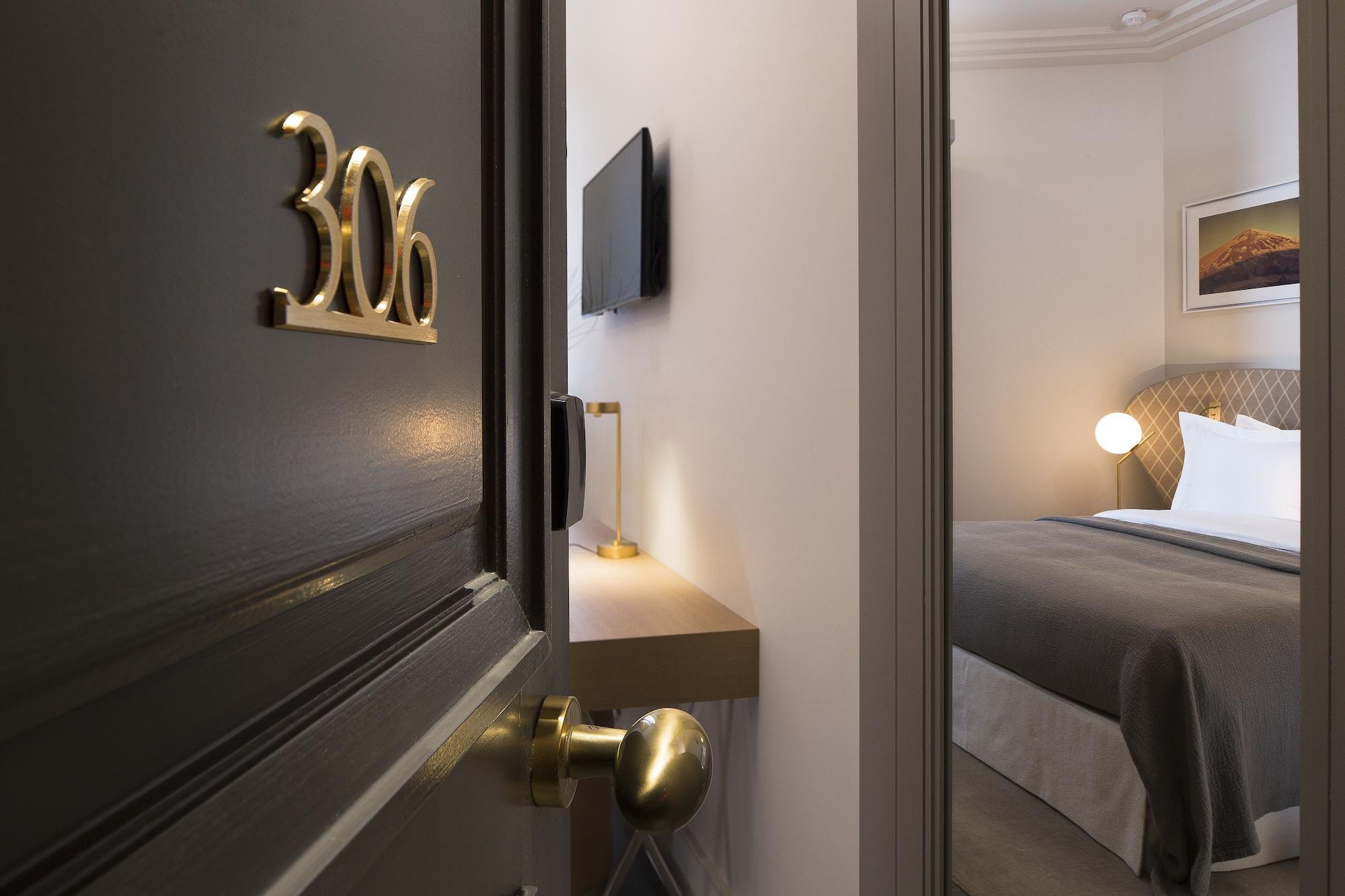 Hotel Le Marianne Paris Exterior photo